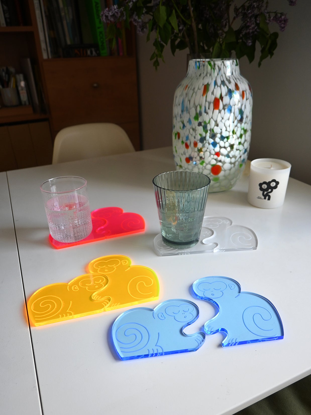 Juego de dos posavasos acrílicas "Monos)
