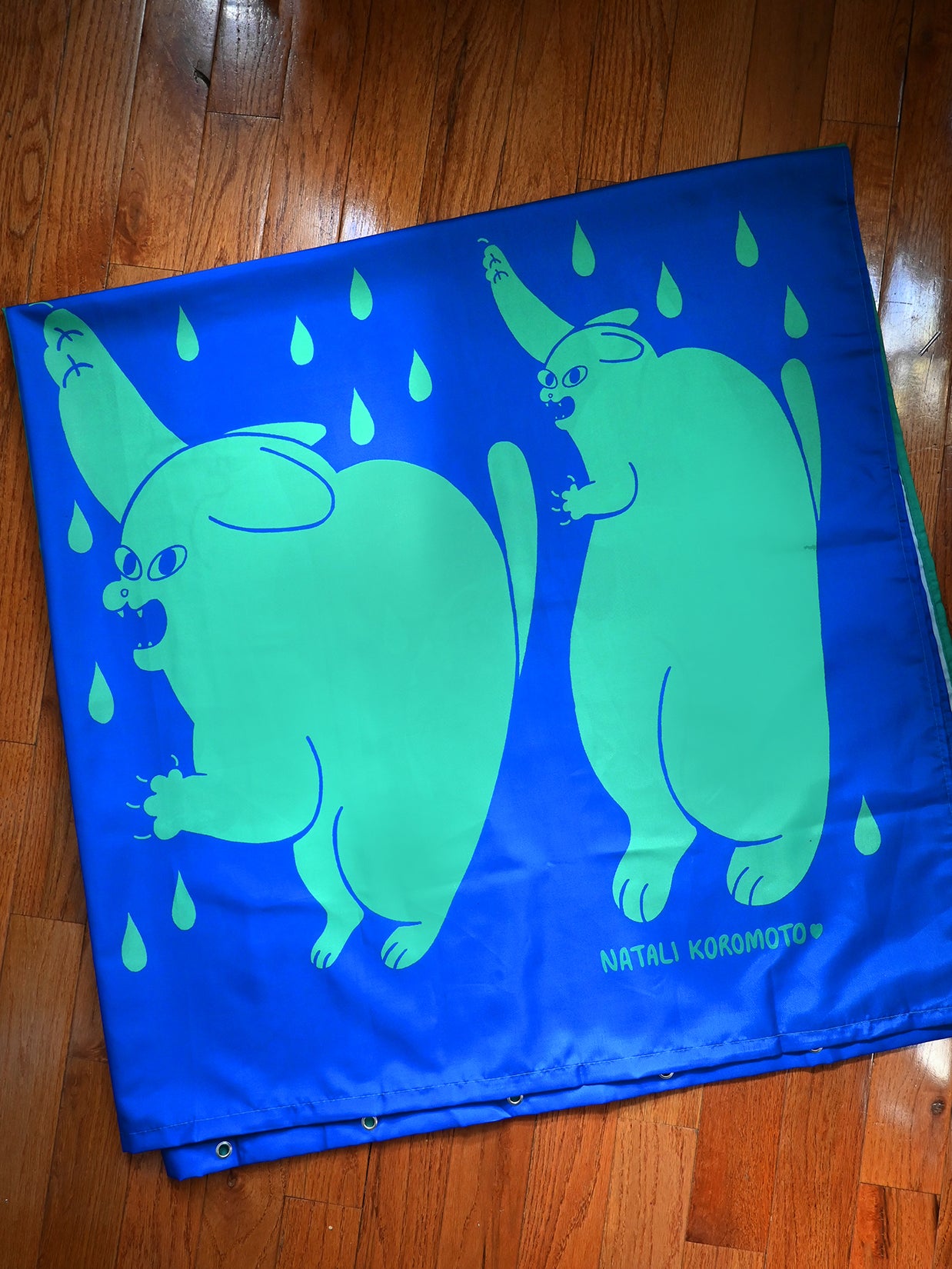 Part of the "Dry Cats" bath collection by illustrator Natali Koromoto. "Dry Cats" shower curtain.