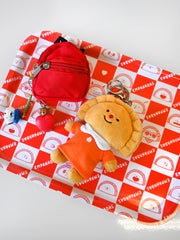 "Empanada" Keychain plush. Design by Natalí Koromoto Martínez.