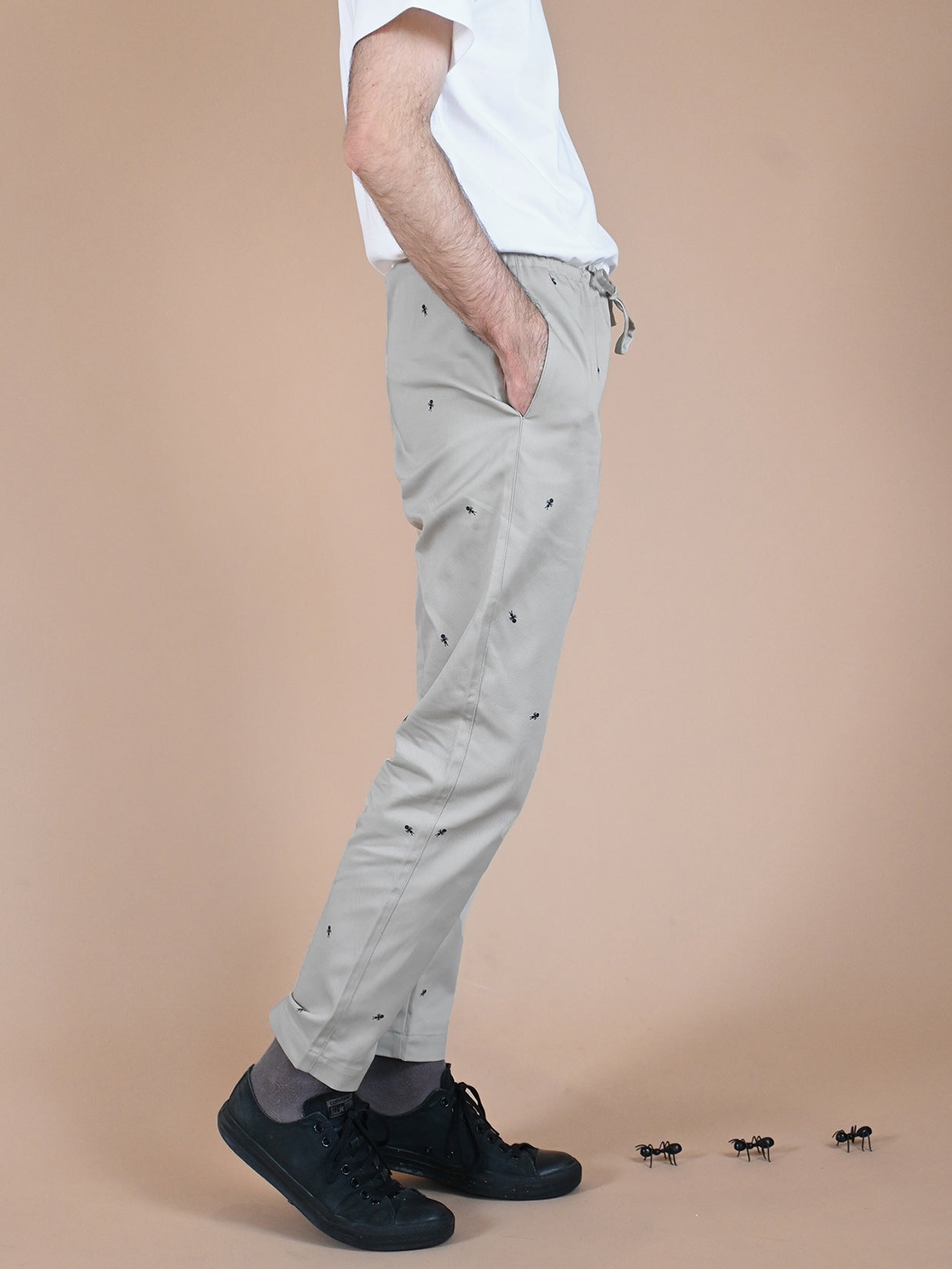 Natali Koromoto x Ho Hos Hole in The Wall brand "Ants on Your Pants" custom print design in Pearl Grey dye colorway 🦪🐜 Unisex regular fit lounge pull-on pant with elastic waist. USA-milled 100% organic cotton, dyed and printed with non-toxic, low-impact dyes and inks. Machine wash OK. Sizes 2XS-3XL. Made in NYC.