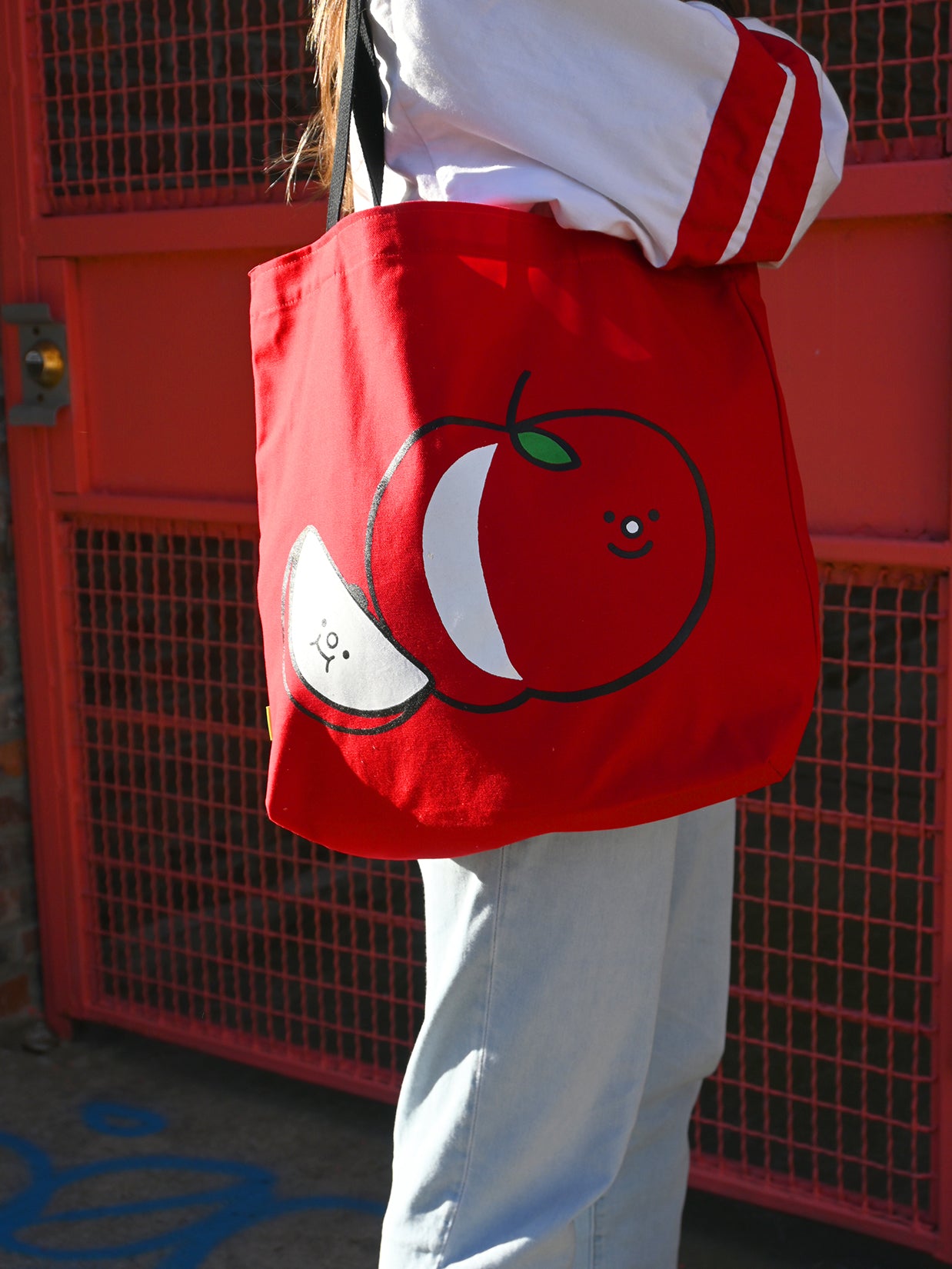 "Tulip Field" tote bag - Design by Natali Koromoto