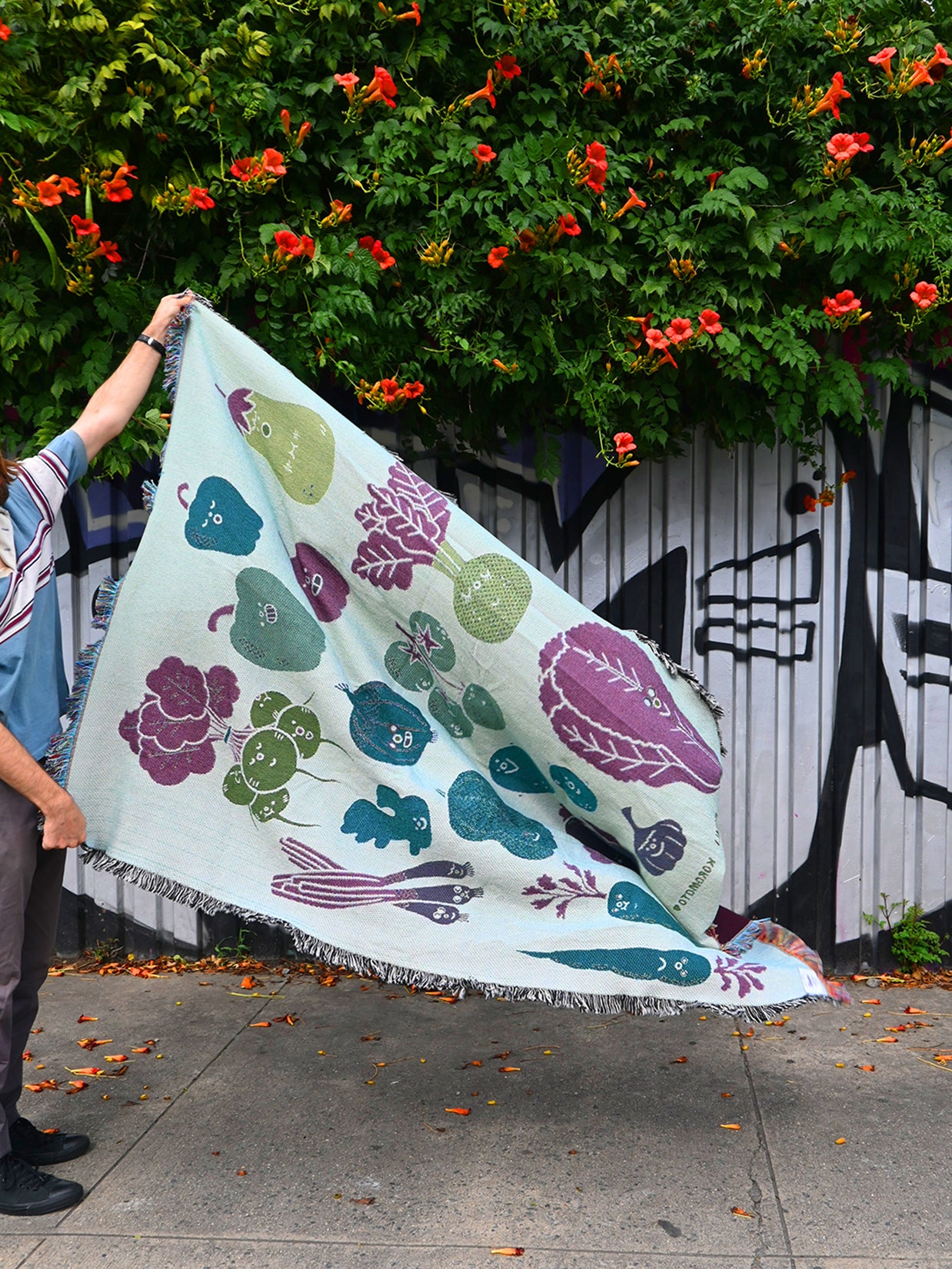 "Garden Party" Throw blanket