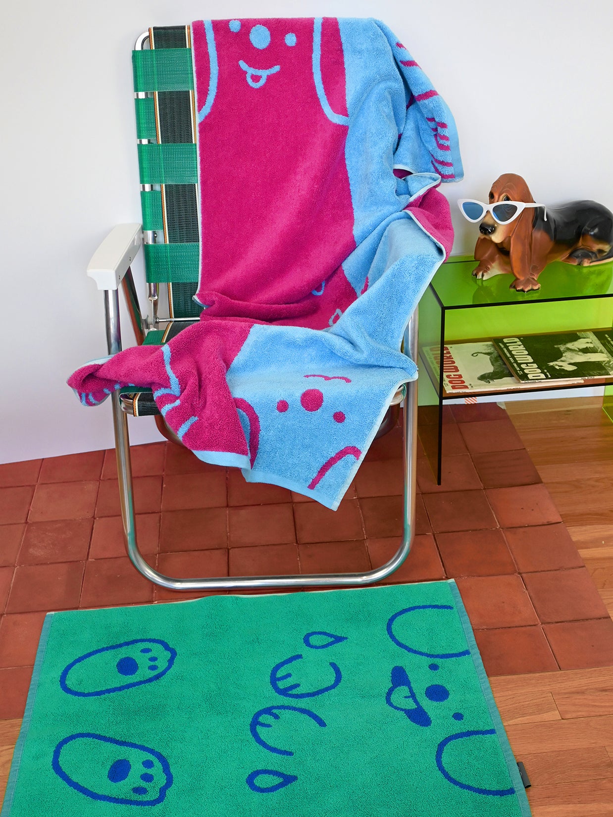 "WET DOGS" bath mat design by Natali Koromoto. Part of the "Wet Dogs" bath collection. Made in Portugal with BCI cotton, Oeko Tex Standard 100.