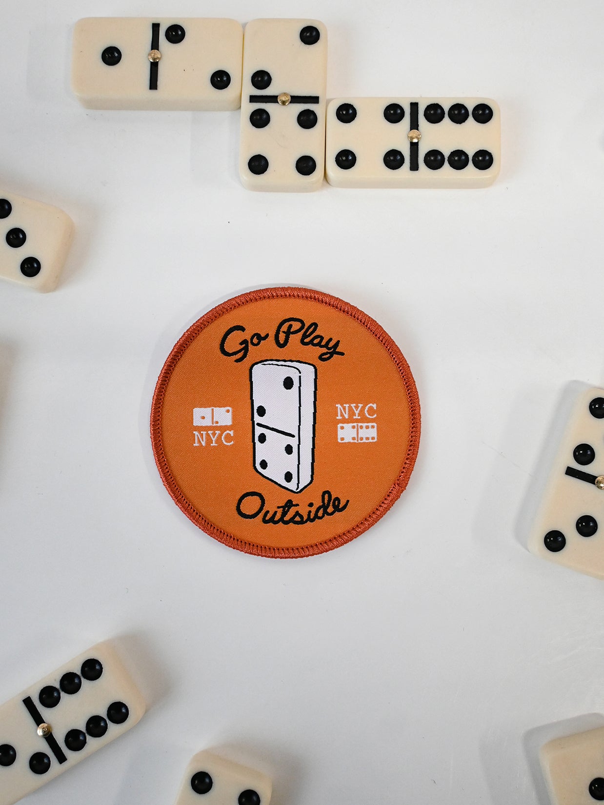 Parche tejido "Go Play Outside"