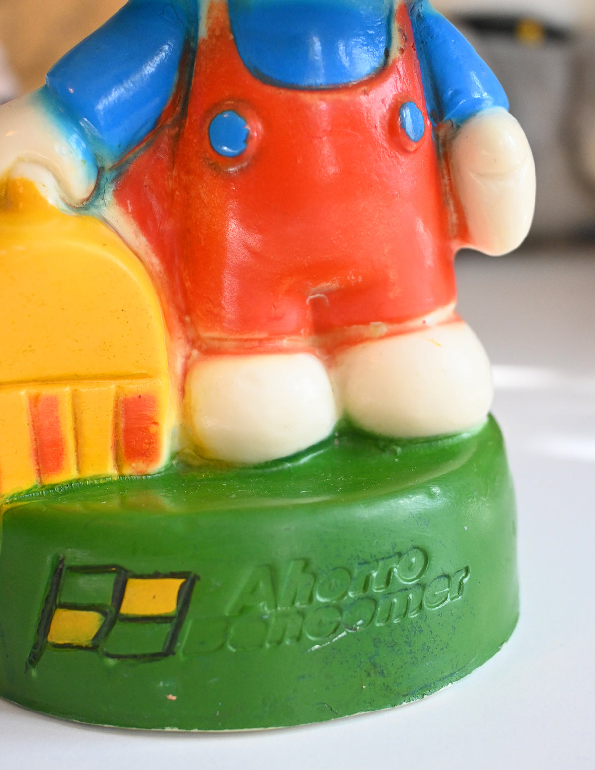 "Hola Kitty" Coin Bank