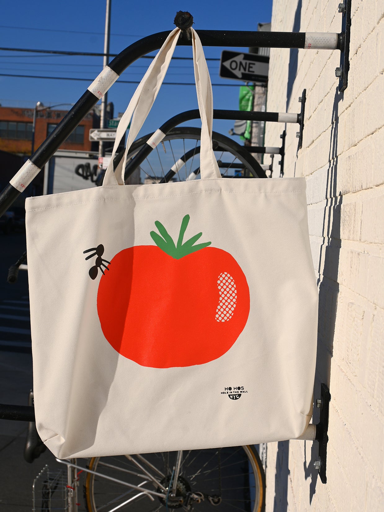 "Tomato" tote bag - Design by HO HOS HOLE IN THE WALL