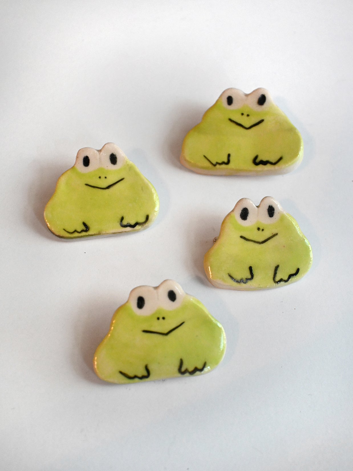 FROG Ceramic pin