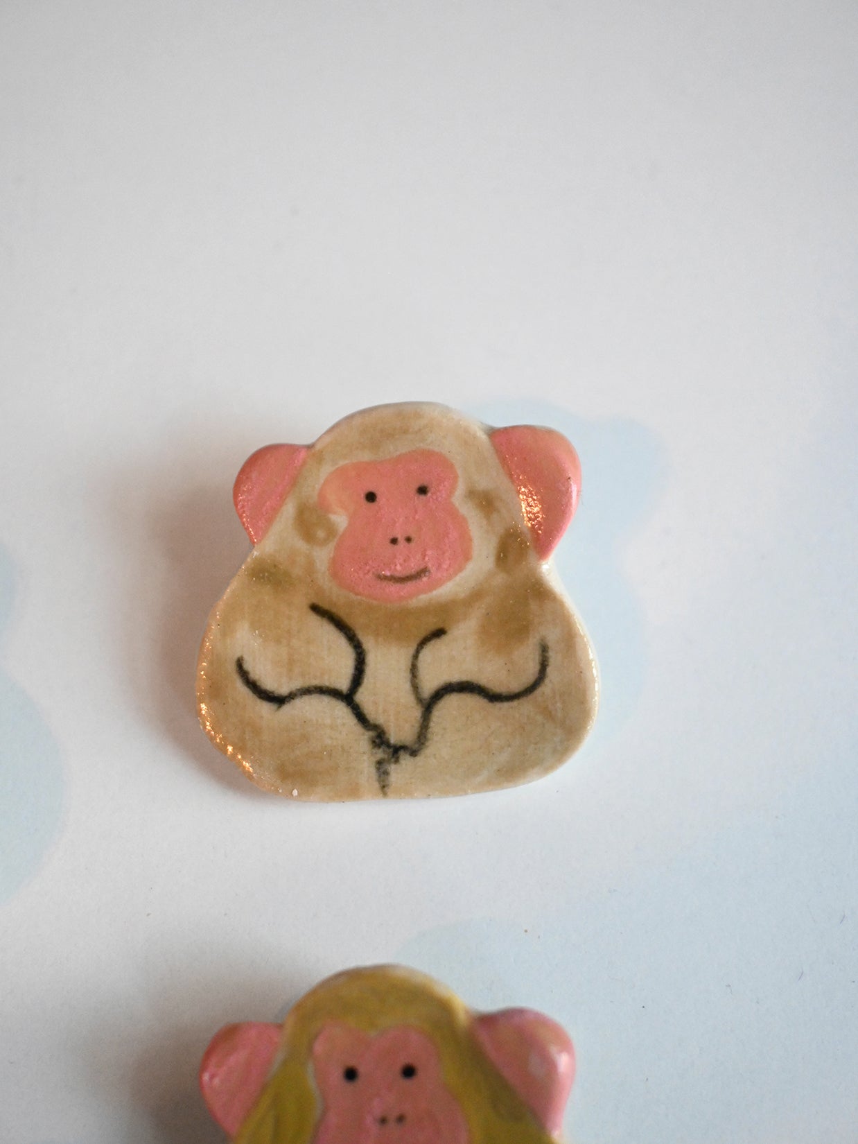 MONKEY Ceramic pin