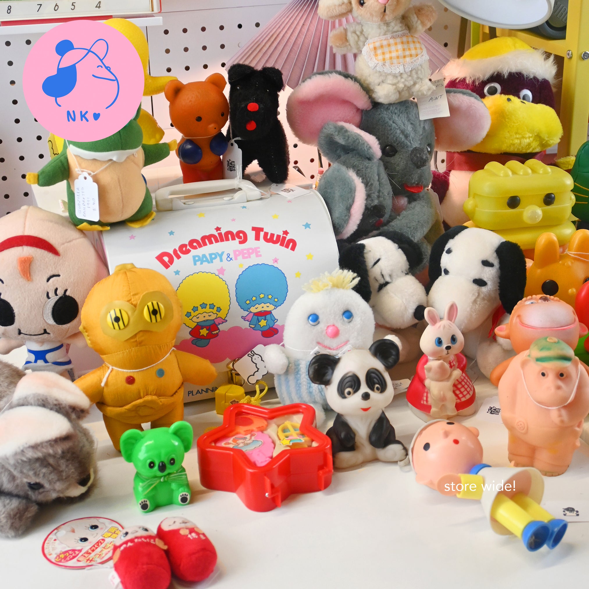 Fun homeware, apparel, and accessories designed by Natali Koromoto.