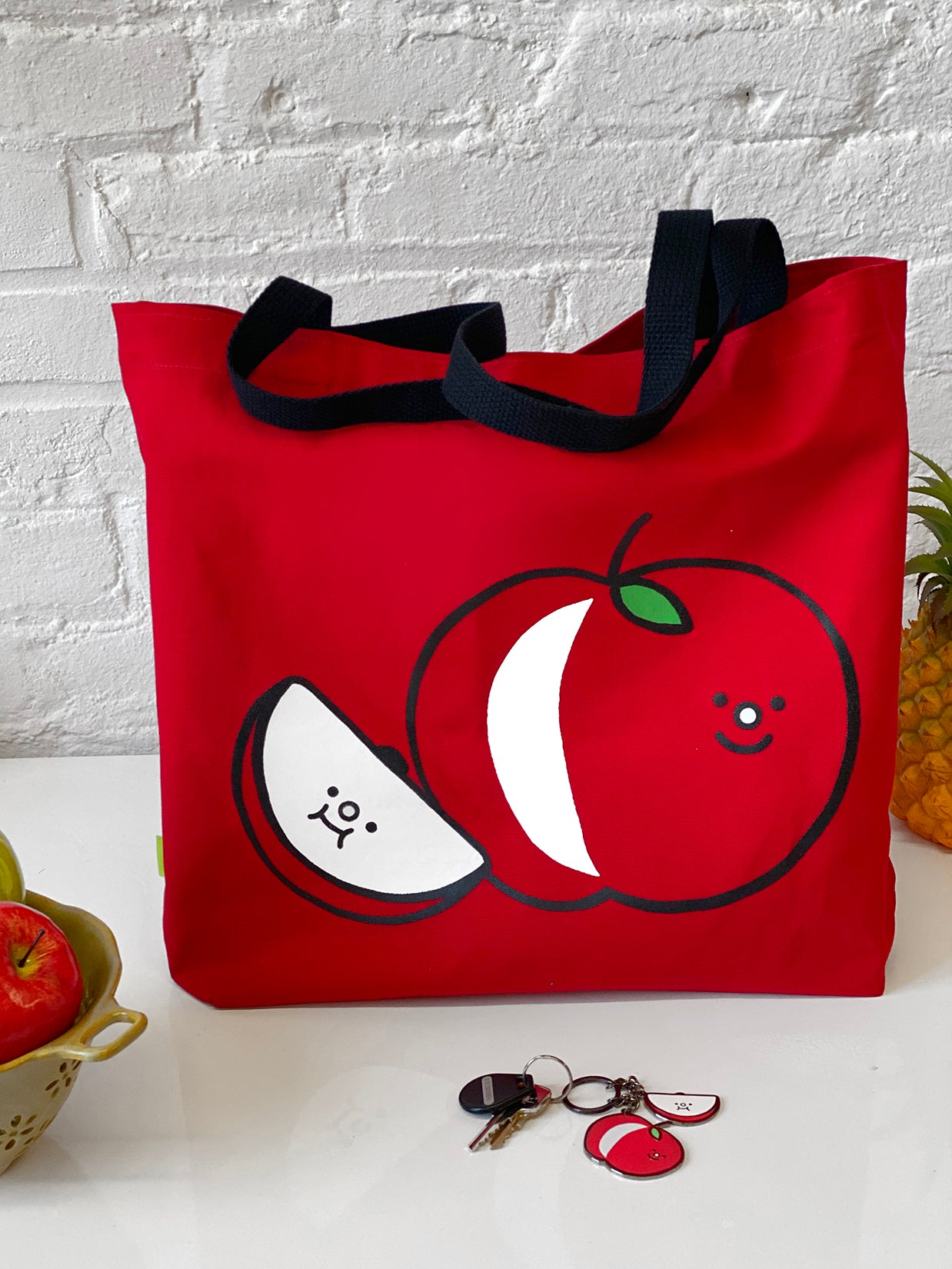 "Apple" tote bag - Design by Natali Koromoto