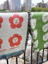 "Flower Friends Daisy" Throw blanket